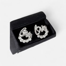   „Love” Feliratos Kristályos Ezüstszínű Fülbevaló – Az Érzelmek Geometriája