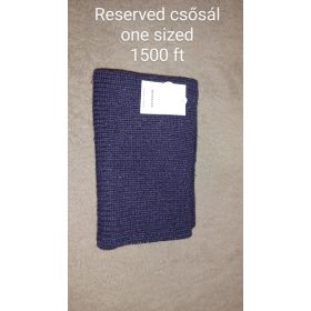   Reserved Sötétkék Csősál – Stílusos Melegség a Hideg Napokra