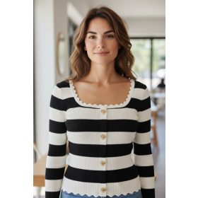  Női Csíkos Kötött Felső – Szív Alakú Gombokkal és Hullámos Szegéllyel